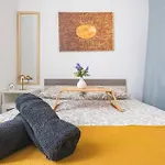 Apartment Peaceful Retreat & Cozy In , Sleep4 ,near Center , Free Public Parking *