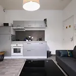 Peaceful Retreat & Cozy In , Sleep4 ,near Center , Free Public Parking
