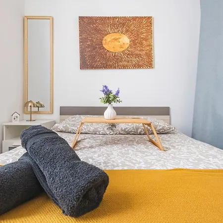 Apartman Peaceful Retreat & Cozy In , Sleep4 ,near Center , Free Public Parking *