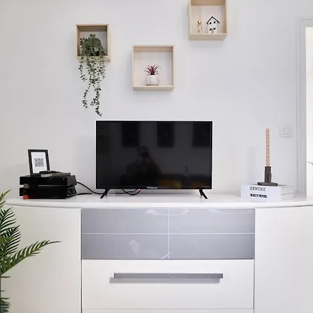 Peaceful Retreat & Cozy In , Sleep4 ,near Center , Free Public Parking Reims