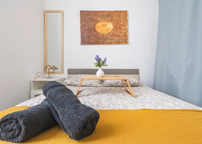 Apartment Peaceful Retreat & Cozy In , Sleep4 ,near Center , Free Public Parking *