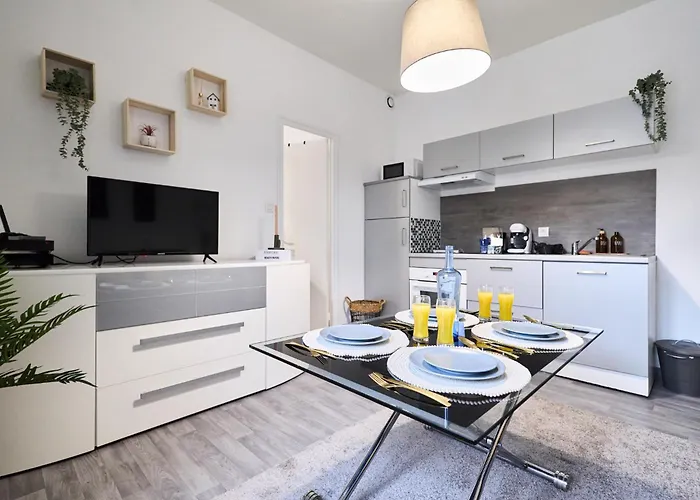 Peaceful Retreat & Cozy In , Sleep4 ,near Center , Free Public Parking Apartment Reims