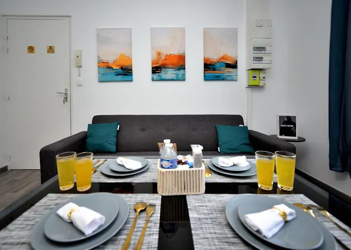 Peaceful Retreat & Cozy In , Sleep4 ,near Center , Free Public Parking *