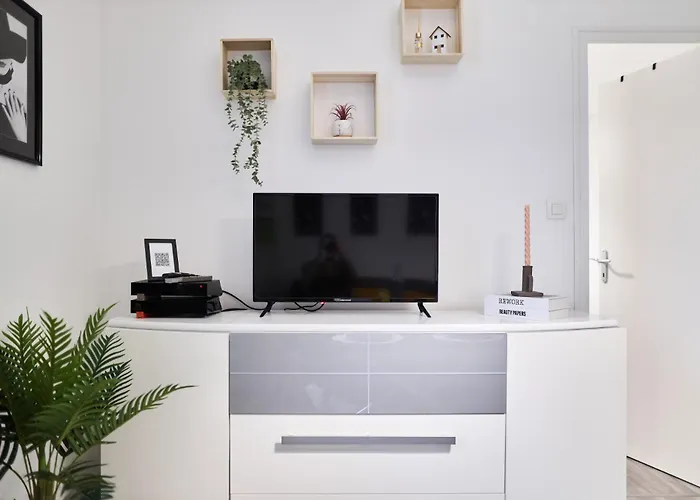 Peaceful Retreat & Cozy In , Sleep4 ,near Center , Free Public Parking Reims